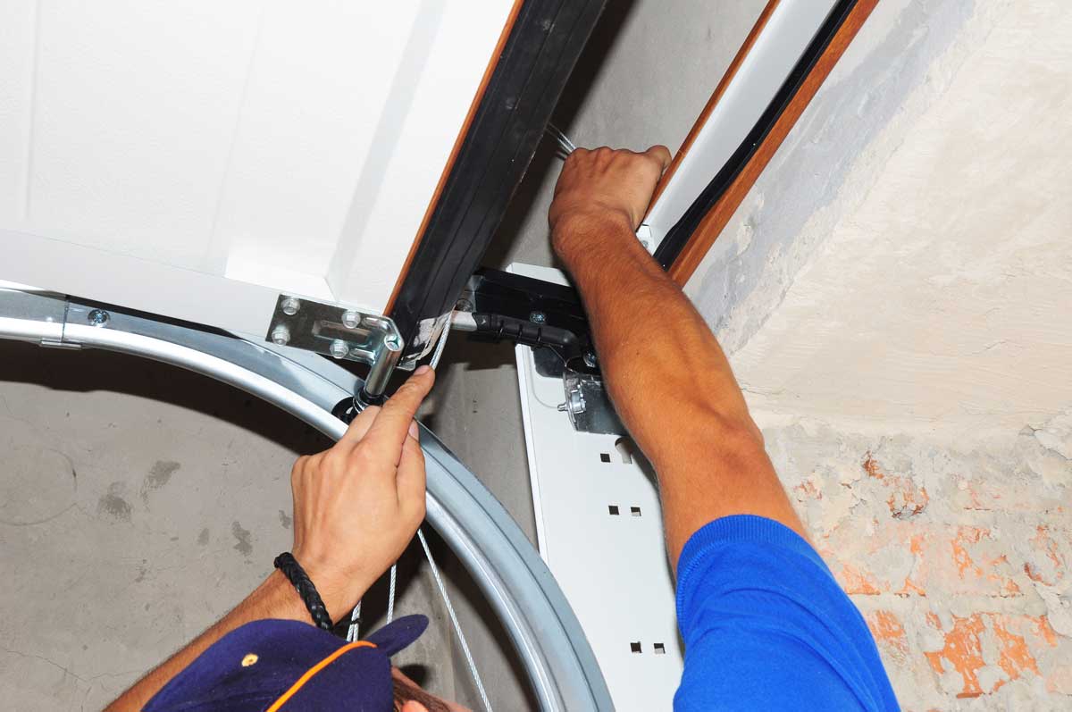 Contractor repair Garage Door Springs. Garage door replacement, garage door repair.